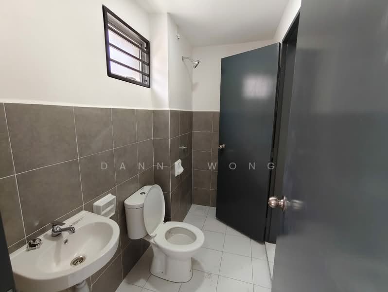 2-storey Terraced House for Rent in Rawang (Selangor) - Danny Wong - Bathroom - PropertyGuru.com.my