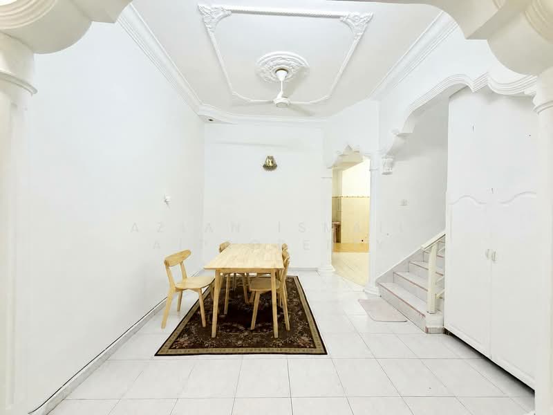 Rumah Teres 2 Tingkat untuk Dijual di Taman Pulai Utama (Skudai) - Azlan Ismail aiproperty - Dining Room - PropertyGuru.com.my
