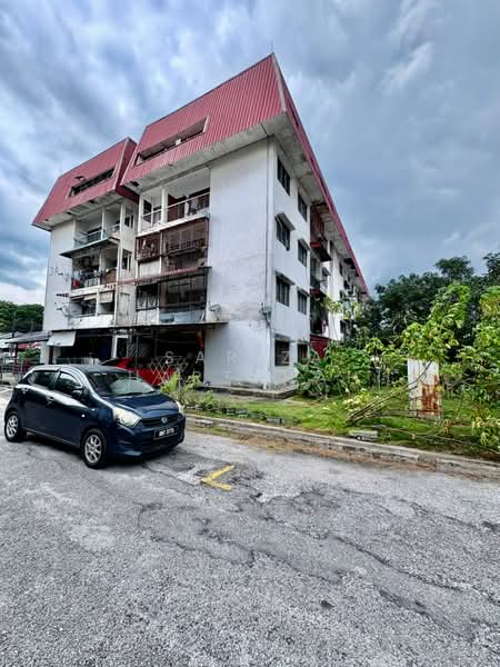Rumah Flat untuk Dijual di Taman Sri Muda - Sariza Hartanah - Exterior - PropertyGuru.com.my