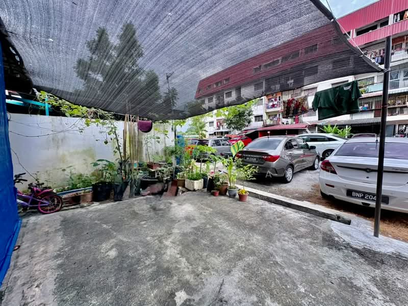 Rumah Flat untuk Dijual di Taman Sri Muda - Sariza Hartanah - Exterior - PropertyGuru.com.my