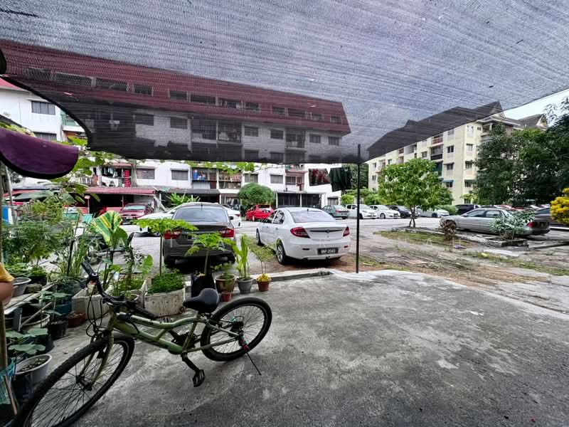 Rumah Flat untuk Dijual di Taman Sri Muda - Sariza Hartanah - Exterior - PropertyGuru.com.my
