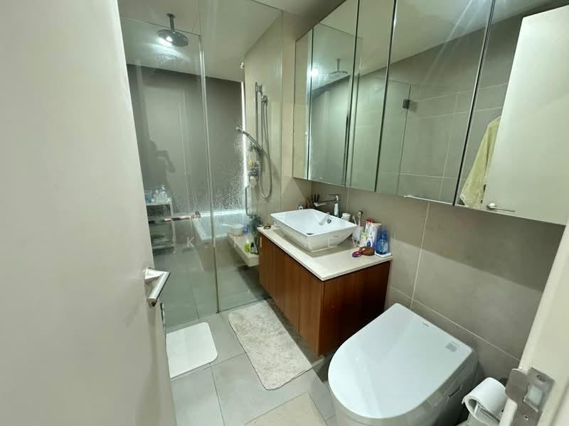 Kediaman Servis untuk Dijual di Stonor 3 - Kiki Yew - Bathroom - PropertyGuru.com.my