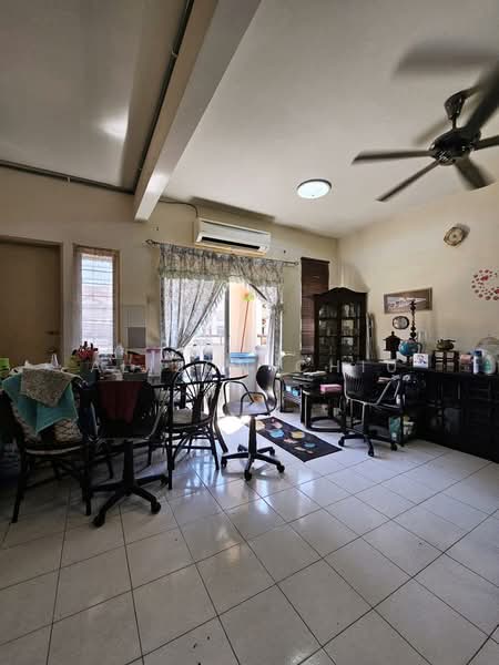 Townhouse for Sale in Batu Caves (Selangor) - Alison Chiu - Living Room - PropertyGuru.com.my