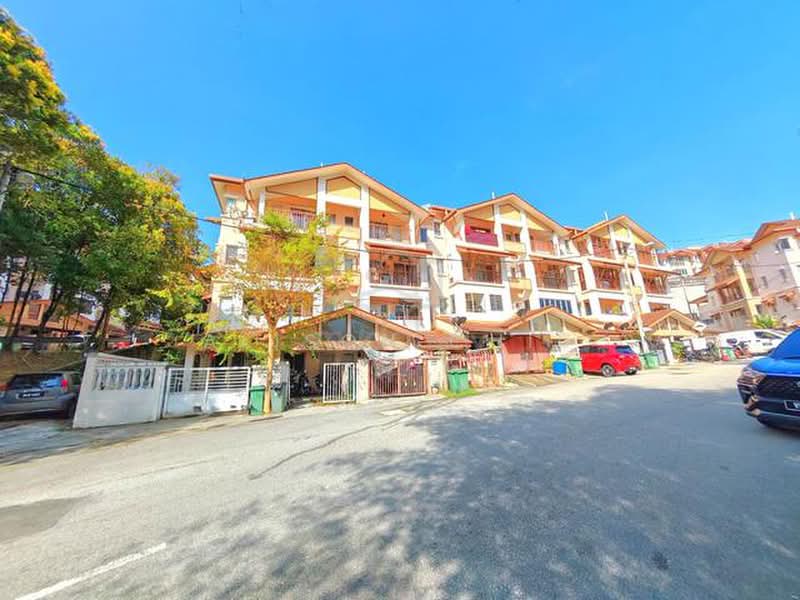 Townhouse for Sale in Batu Caves (Selangor) - Alison Chiu - Exterior - PropertyGuru.com.my