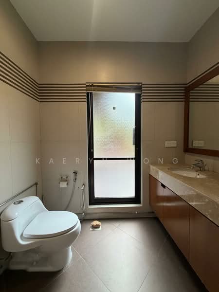 Bungalow for Sale in Bukit Gita Bayu (Seri Kembangan) - Kaeryn Wong - Bathroom - PropertyGuru.com.my