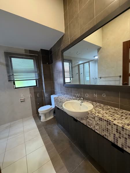 Bungalow for Sale in Bukit Gita Bayu (Seri Kembangan) - Kaeryn Wong - Bathroom - PropertyGuru.com.my