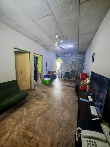 Rumah Teres untuk Dijual di Klang (Selangor) - FARAH HANIM BINTI AD SUHADAK SUHADAK - Living Room - PropertyGuru.com.my