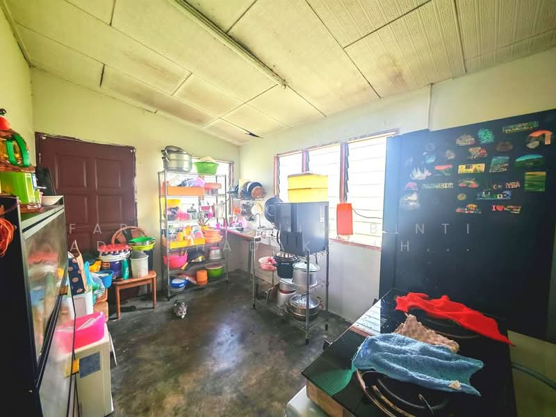 Rumah Teres untuk Dijual di Klang (Selangor) - FARAH HANIM BINTI AD SUHADAK SUHADAK - Kitchen - PropertyGuru.com.my