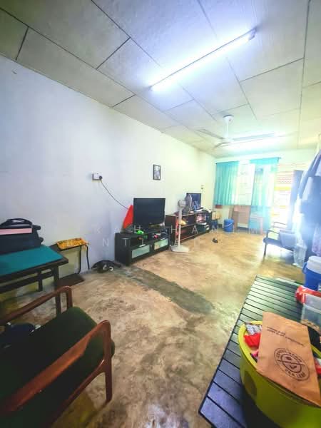 Rumah Teres untuk Dijual di Klang (Selangor) - FARAH HANIM BINTI AD SUHADAK SUHADAK - Living Room - PropertyGuru.com.my