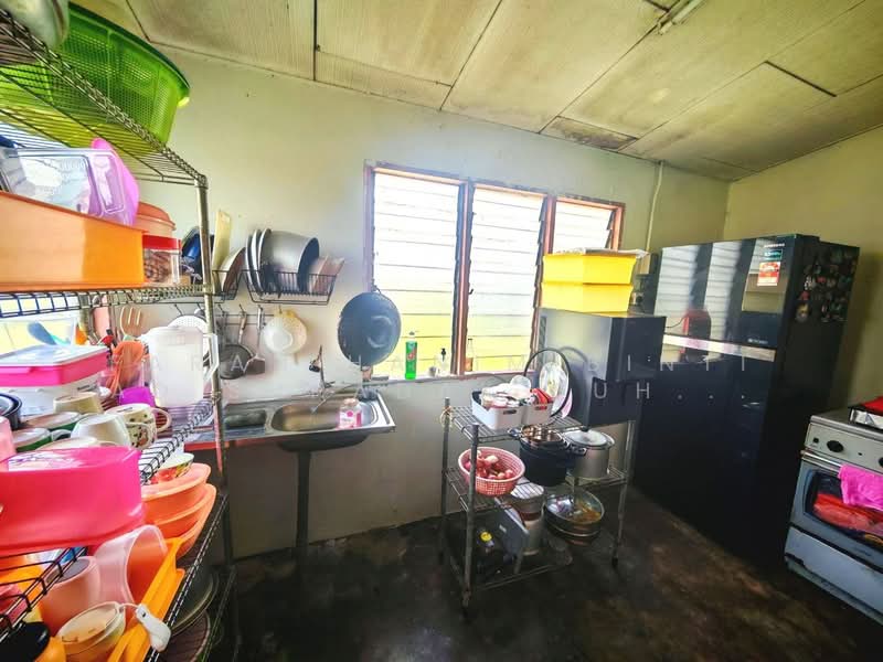 Rumah Teres untuk Dijual di Klang (Selangor) - FARAH HANIM BINTI AD SUHADAK SUHADAK - Kitchen - PropertyGuru.com.my
