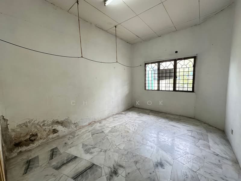 1-storey Terraced House for Sale in Taman Velox (Rawang) - Chloe Kok - PropertyGuru.com.my