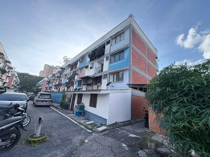 Rumah Flat untuk Dijual di PKNS Flat Seksyen 16 - Sariza Hartanah - Exterior - PropertyGuru.com.my
