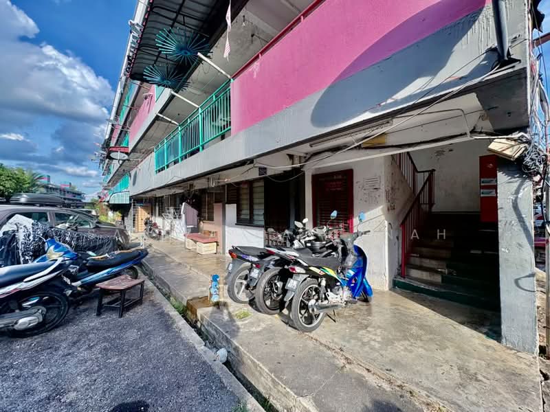 Rumah Flat untuk Dijual di PKNS Flat Seksyen 16 - Sariza Hartanah - Exterior - PropertyGuru.com.my