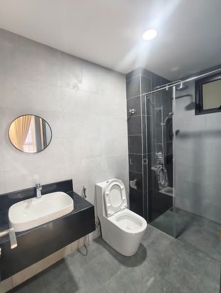 Servis Apartment untuk Disewa di Sunway Velocity TWO - Steve Loh - Bathroom - PropertyGuru.com.my