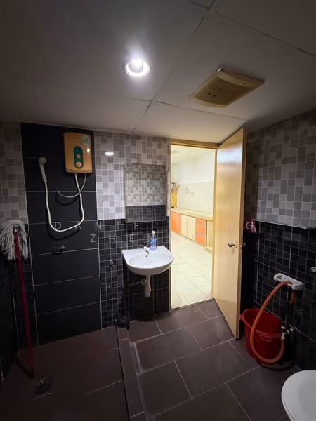 Condominium for Sale at Venice Hill - Dante Leong Zhenwen - Bathroom - PropertyGuru.com.my