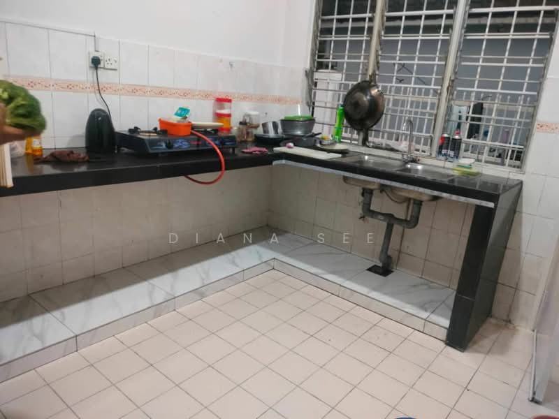 Terraced House for Rent in Bandar Puteri Klang (Klang) - Diana See - Kitchen - PropertyGuru.com.my