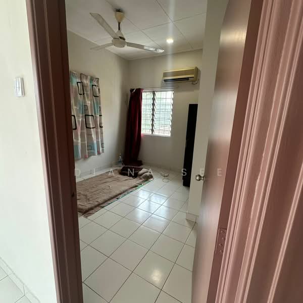 Terraced House for Rent in Bandar Puteri Klang (Klang) - Diana See - Bedroom - PropertyGuru.com.my