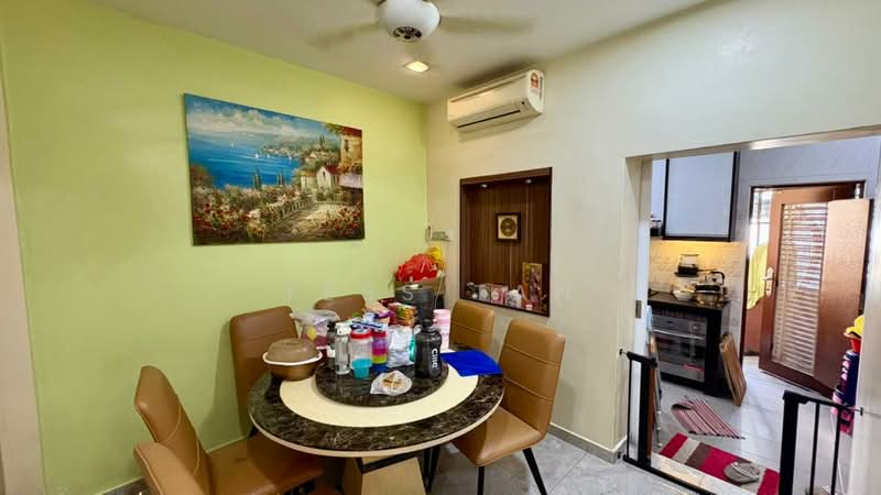 1.5-storey Terraced House for Sale in Bandar Sri Damansara (Selangor) - Tess Tan - Dining Room - PropertyGuru.com.my