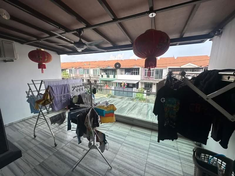 Rumah Teres 2 Tingkat untuk Dijual di Taman Scientex Senai (Senai) - Sean Chong - Balcony - PropertyGuru.com.my