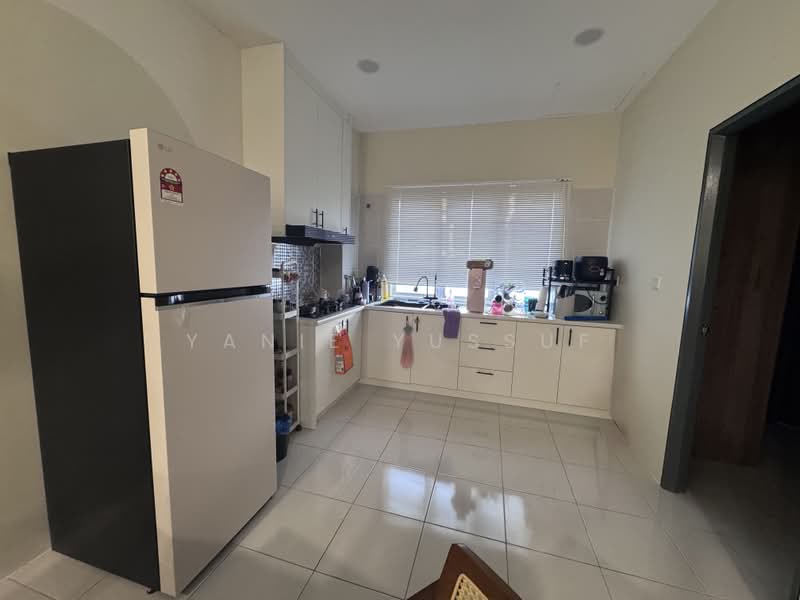 Townhouse for Rent in Dengkil (Selangor) - Yanie Yussuf - Kitchen - PropertyGuru.com.my