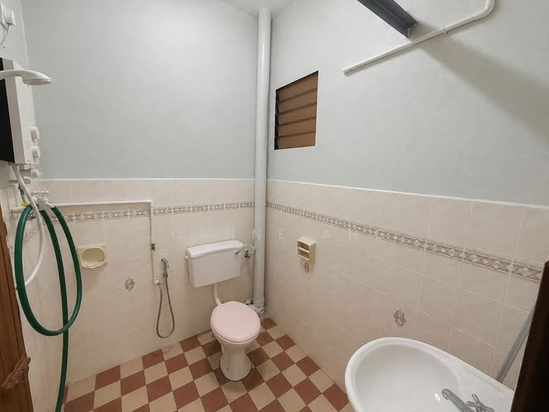 Apartment for Sale at Taman Pandan Apartment - Joanne Ang - Bathroom - PropertyGuru.com.my
