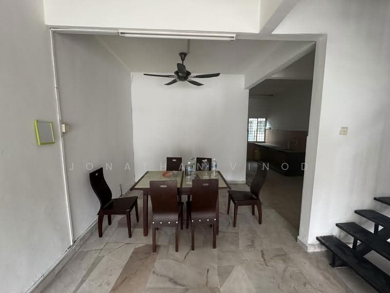 2-storey Terraced House for Sale in Klang (Selangor) - Jonathan Vinod - Dining Room - PropertyGuru.com.my