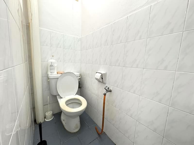 Shop for Rent in Johor Bahru (Johor) - JIA SOONG NG - Bathroom - PropertyGuru.com.my