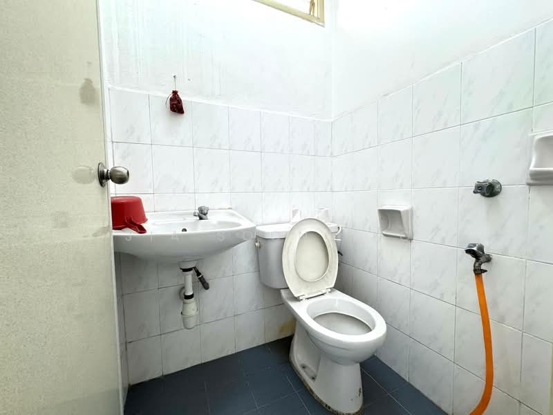 Shop for Rent in Johor Bahru (Johor) - JIA SOONG NG - Bathroom - PropertyGuru.com.my