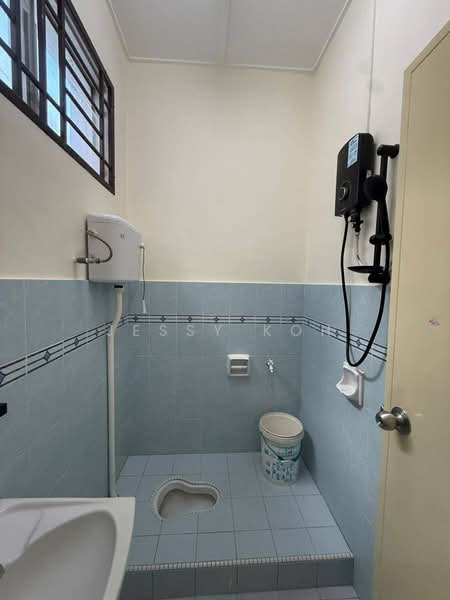 1.5-storey Terraced House for Rent in Taman Setia Indah (Tebrau) - Jessy Koh - Bathroom - PropertyGuru.com.my