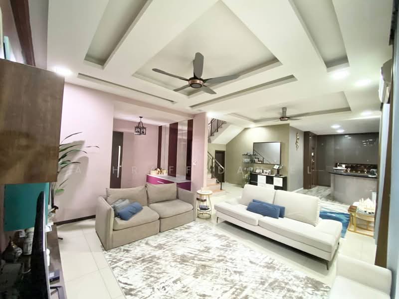 Rumah Berkembar untuk Dijual di Taman Tropika 2 (Kajang) - Ashraff Daniel - Living Room - PropertyGuru.com.my