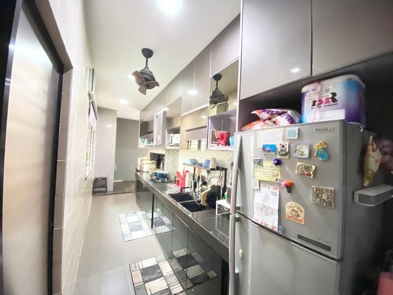 Rumah Berkembar untuk Dijual di Taman Tropika 2 (Kajang) - Ashraff Daniel - Kitchen - PropertyGuru.com.my