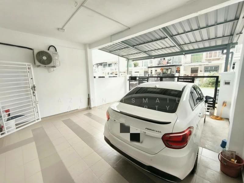 2-storey Terraced House for Sale in Taman Scientex Kulai (Sedenak) - Azlan Ismail aiproperty - Car Park - PropertyGuru.com.my