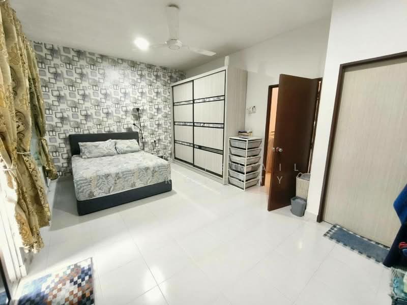 2-storey Terraced House for Sale in Taman Scientex Kulai (Sedenak) - Azlan Ismail aiproperty - Bedroom - PropertyGuru.com.my