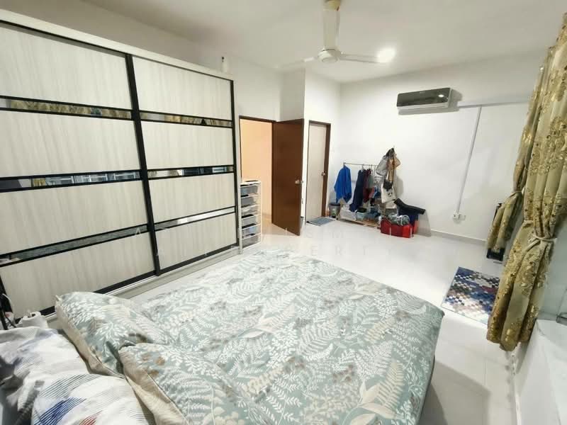 2-storey Terraced House for Sale in Taman Scientex Kulai (Sedenak) - Azlan Ismail aiproperty - Bedroom - PropertyGuru.com.my