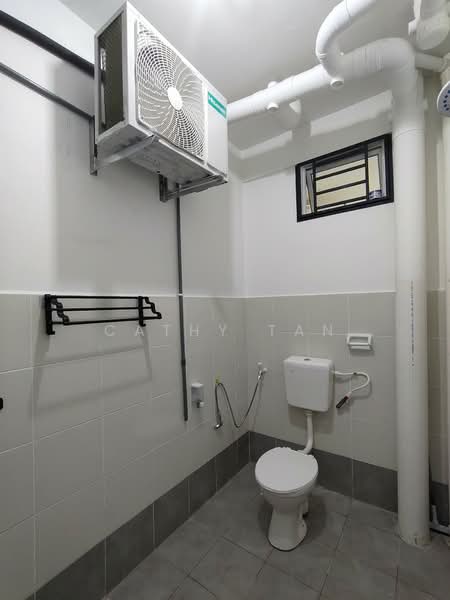 Flat for Sale at PANGSAPURI PULAI MUTIARA 3 - Cathy Tan - Bathroom - PropertyGuru.com.my