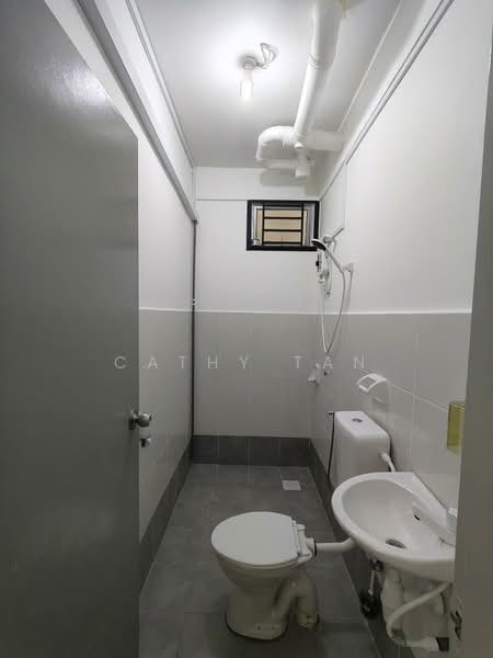 Flat for Sale at PANGSAPURI PULAI MUTIARA 3 - Cathy Tan - Bathroom - PropertyGuru.com.my
