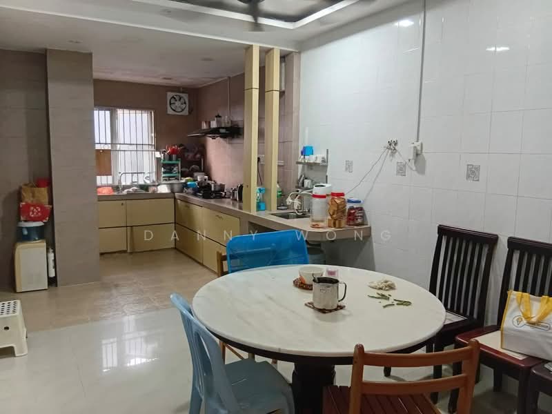 2-storey Terraced House for Sale in Rawang Perdana 2 (Rawang) - Danny Wong - Kitchen - PropertyGuru.com.my