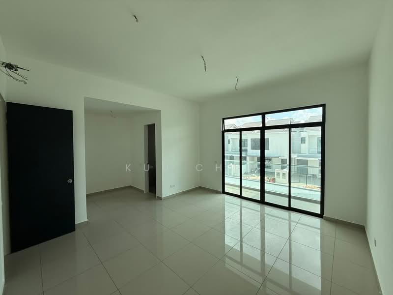 2-storey Terraced House for Sale in Bandar Putra (Kulai) - Kuu Chin - Living Room - PropertyGuru.com.my