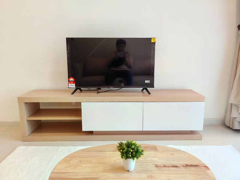 Servis Apartment untuk Disewa di Sunway Velocity TWO - Steve Loh - Living Room - PropertyGuru.com.my
