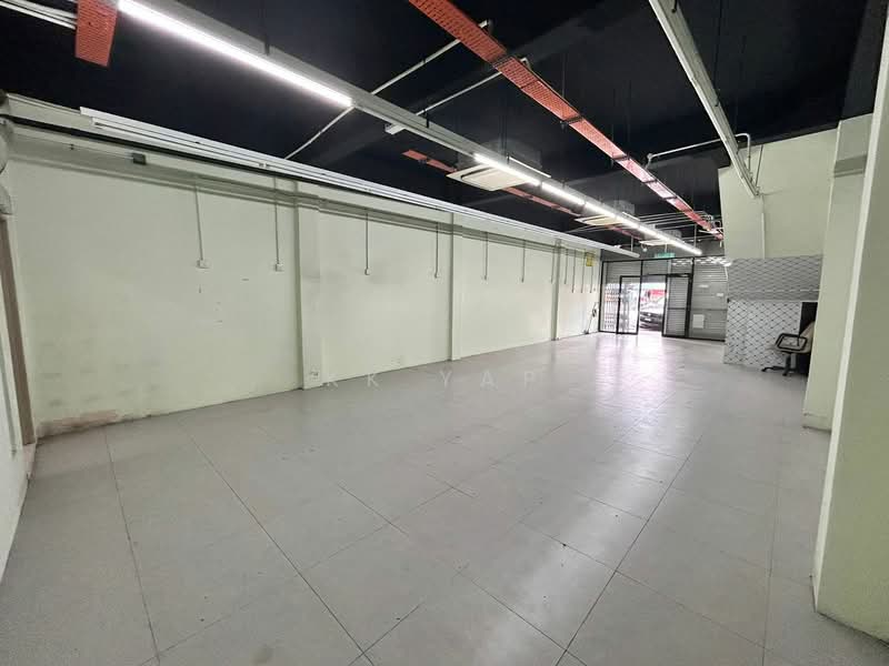 Shop for Rent in Jalan Klang Lama (Old Klang Road) (Kuala Lumpur) - KK Yap - Interior - PropertyGuru.com.my