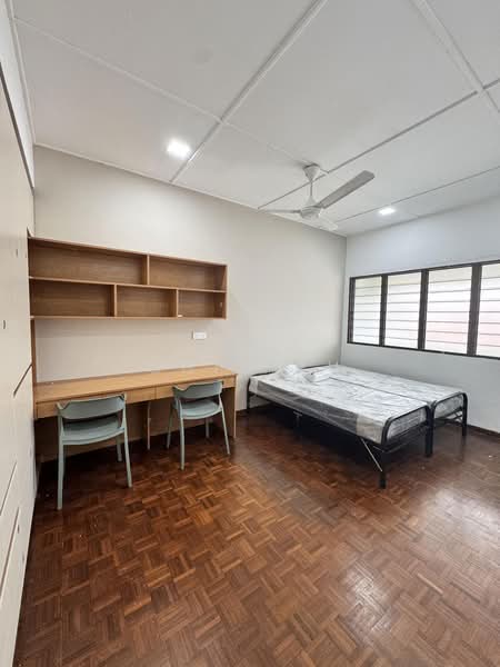 Rumah Teres 2-Tingkat untuk Disewa di Kampung Tunku (Petaling Jaya) - Chi Hau - Bedroom - PropertyGuru.com.my