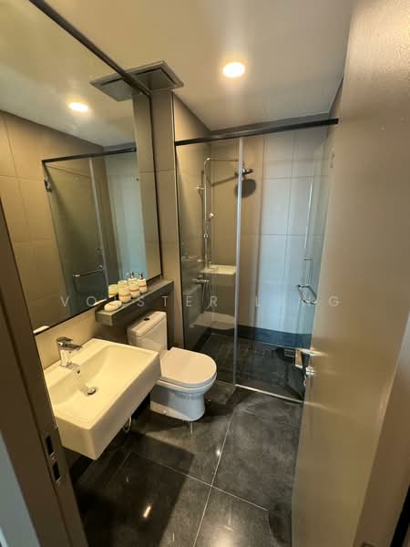 Servis Apartment untuk Dijual di Bloomsvale Menara Vista Petaling - Volster Leng - Bathroom - PropertyGuru.com.my