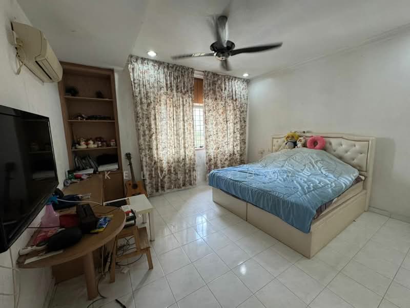 Rumah Teres 2 Tingkat untuk Dijual di Taman Molek (Johor Bahru) - Kelvin Koay - Bedroom - PropertyGuru.com.my