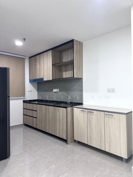 Service Residence for Rent at Savana @ Utropolis - Angeline Tio - Kitchen - PropertyGuru.com.my
