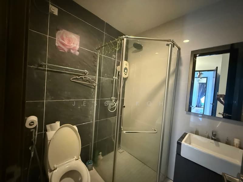 Condominium for Rent at Bay Point @ Country Garden Danga Bay - Jessy Koh - Bathroom - PropertyGuru.com.my