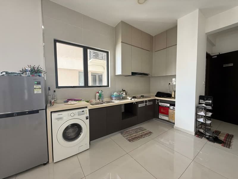 Condominium for Rent at Bay Point @ Country Garden Danga Bay - Jessy Koh - Kitchen - PropertyGuru.com.my