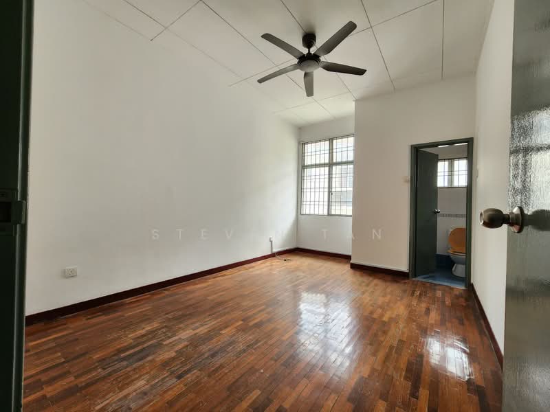 2-storey Terraced House for Sale in Bandar Puteri Puchong (Puchong) - Steven Tan - Bedroom - PropertyGuru.com.my