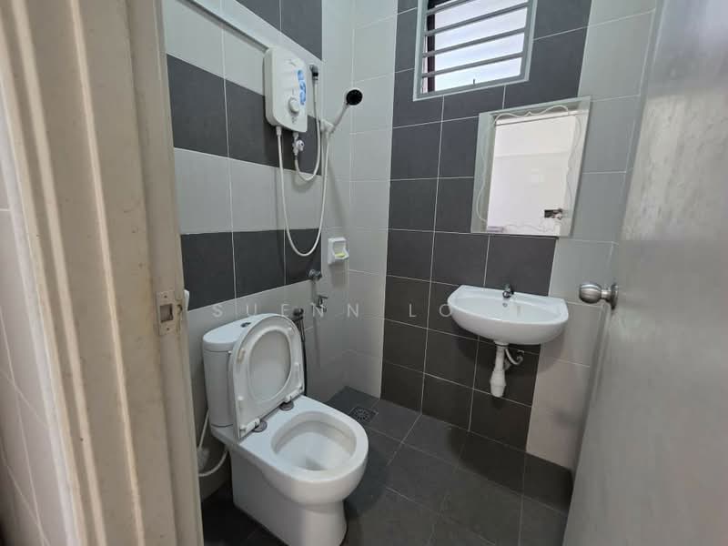 Rumah Teres 2 Tingkat untuk Dijual di Taman Dato Onn (Johor Bahru) - Suenn Low - Bathroom - PropertyGuru.com.my