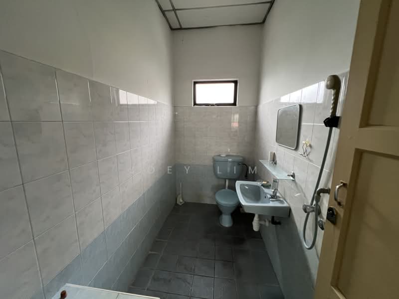 Bungalow for Sale in Taman Seputeh (Seputeh) - Joey Lim - Bathroom - PropertyGuru.com.my