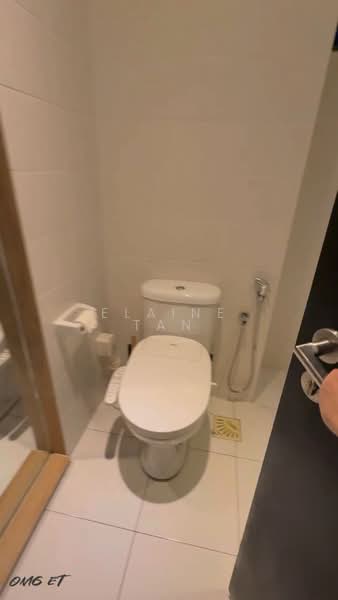 Servis Apartment untuk Dijual di Trefoil - Elaine Tan - Bathroom - PropertyGuru.com.my